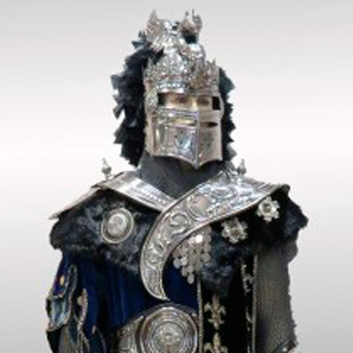 Accesorios metálicos artesanales para la comparsa Escuadra Cid, elaborados a mano por Juan Lillo Artesano para fiestas de Moros y Cristianos.